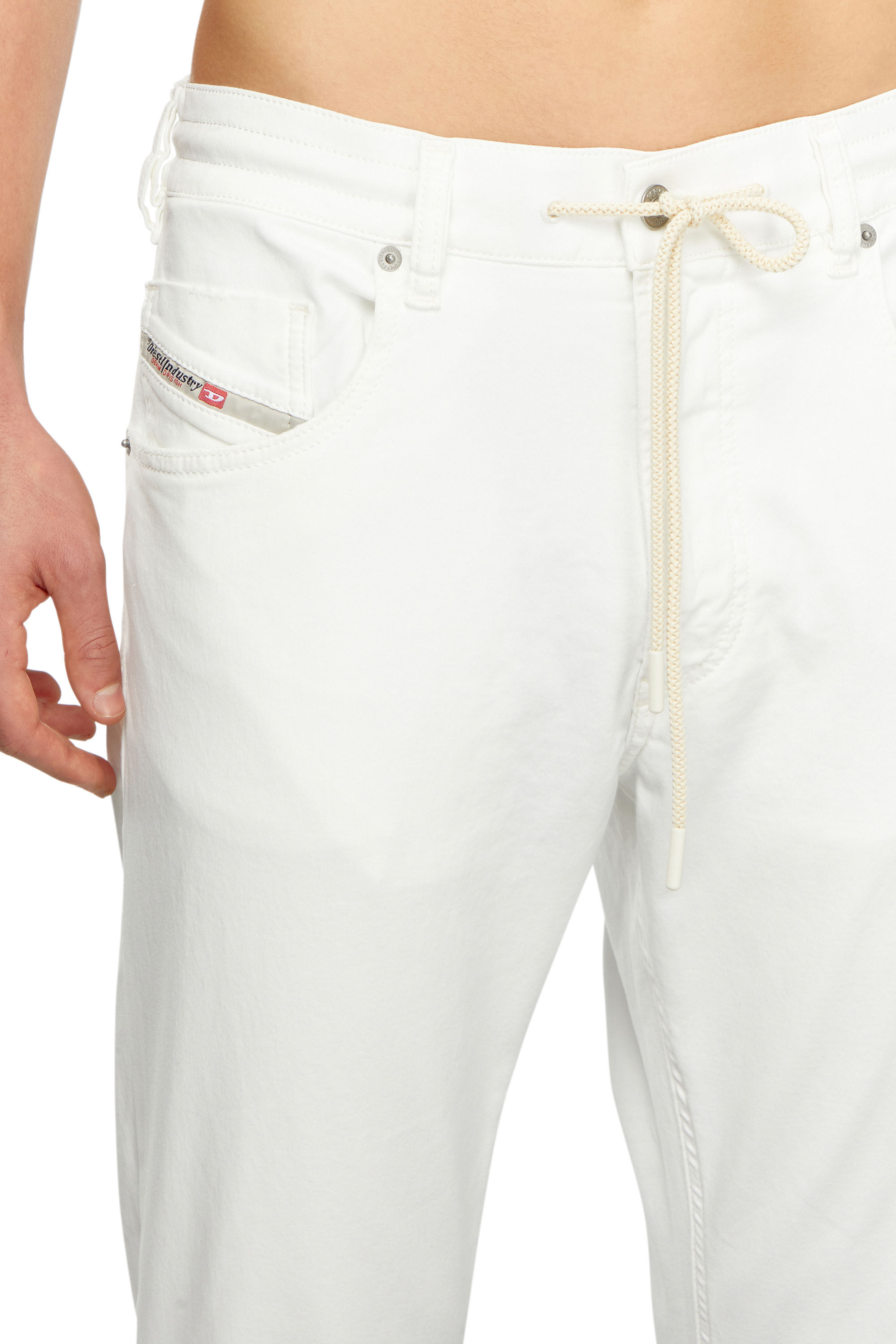 Diesel - Man Tapered 2030 D-Krooley Joggjeans® 068HX, White - Image 5