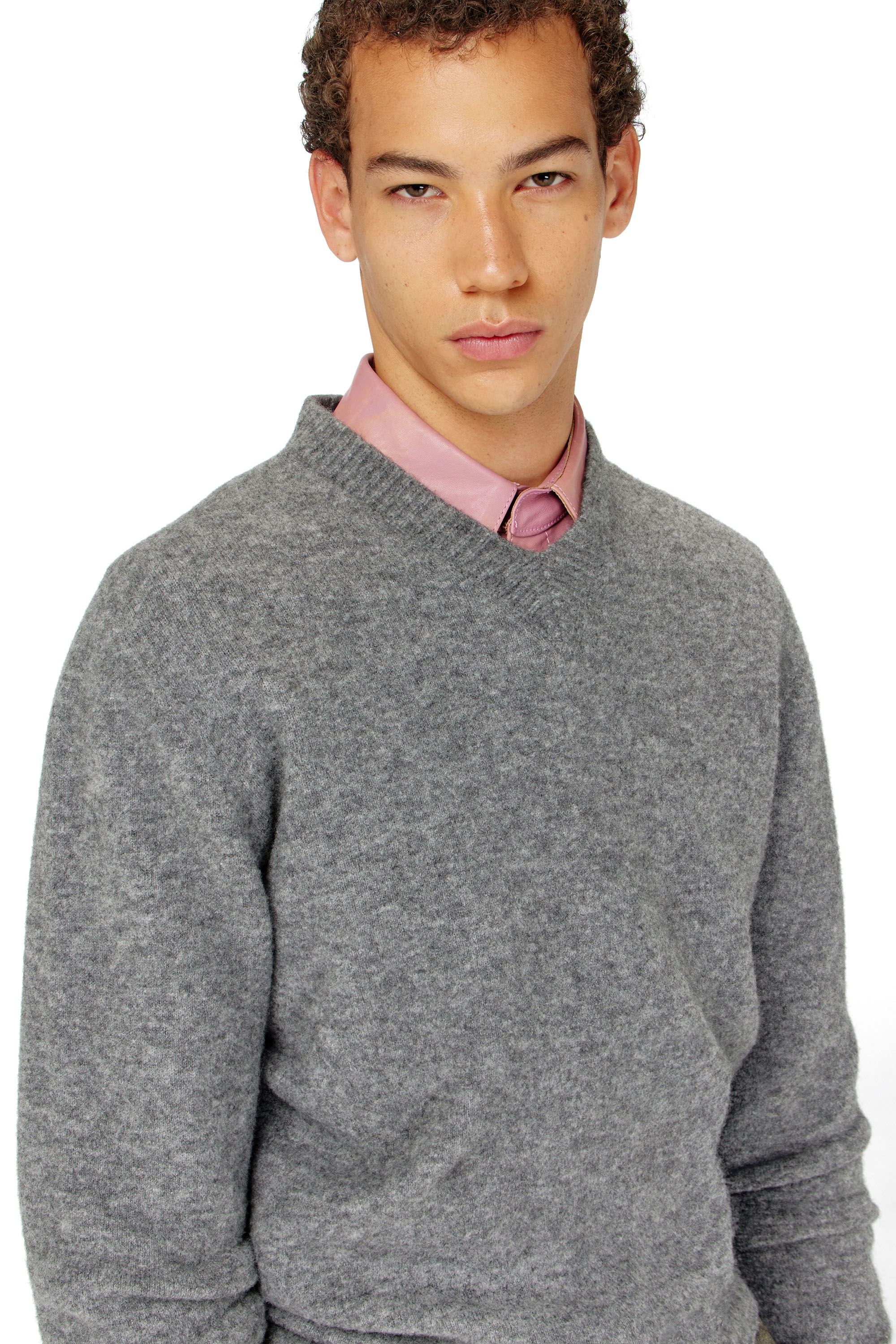 Diesel - K-ANDIE, Man's V-neck jumper in wrinkled boiled knit in null - 4