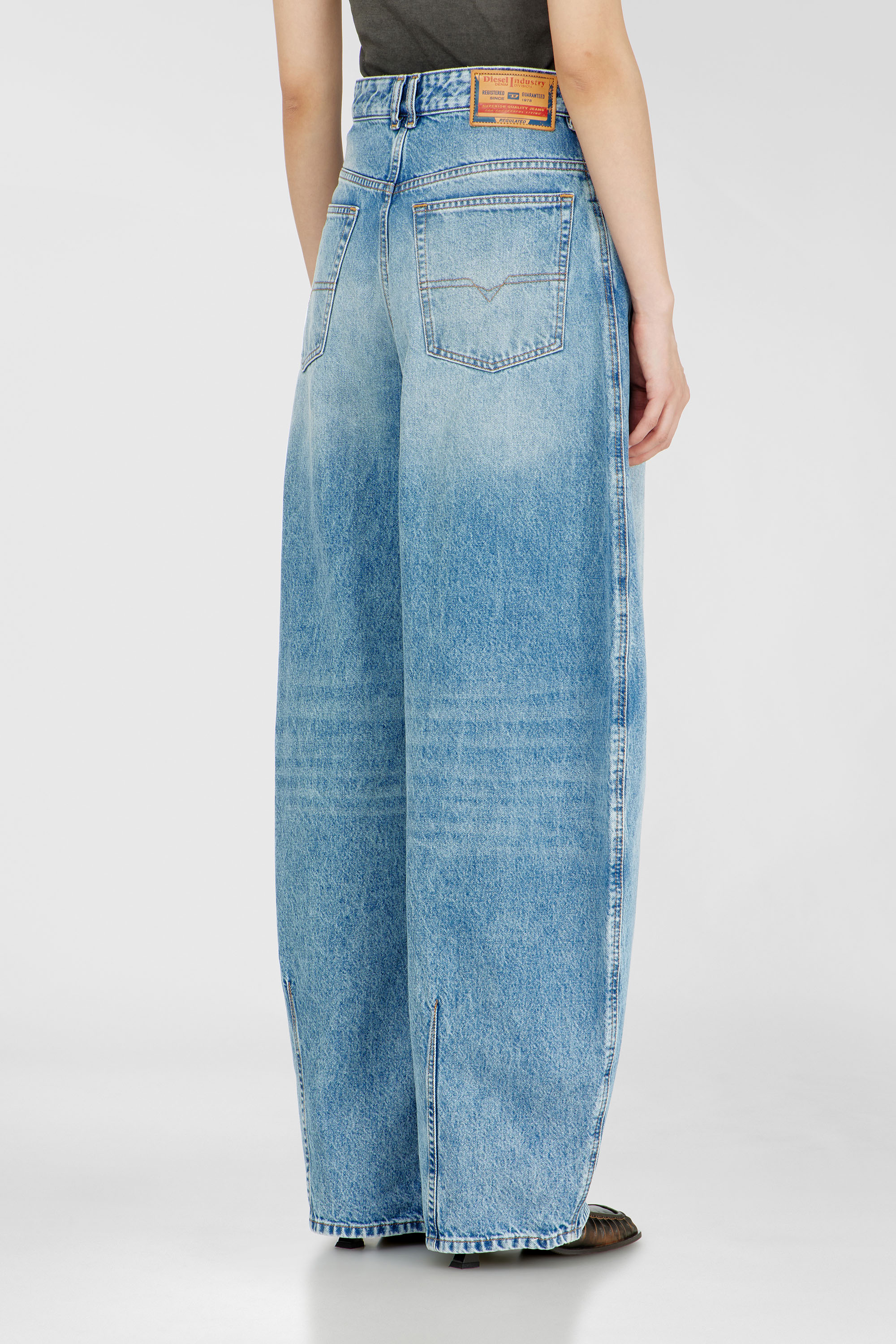 Diesel - Woman's Relaxed Jeans 1987 D-Khelz 09I29, Light Blue - 5