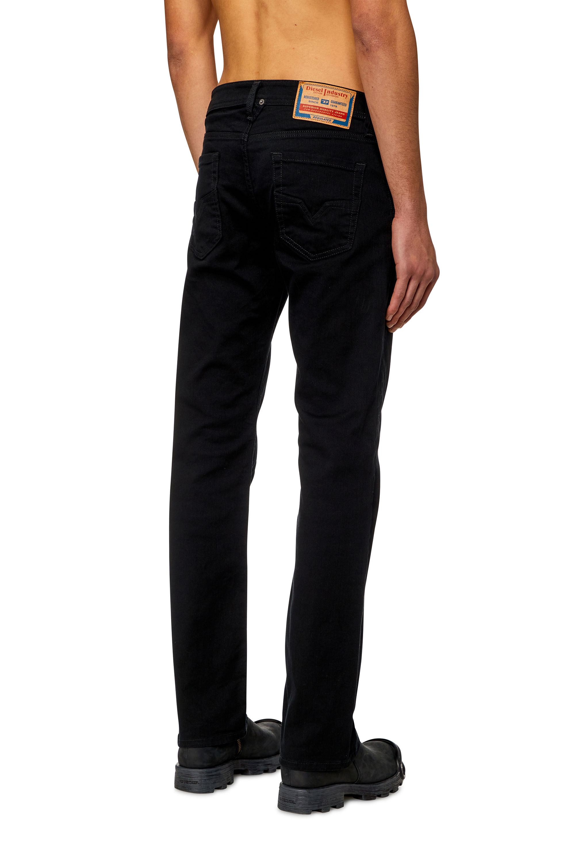 Regular Jeans 1985 Larkee 0688H, Black/Dark grey Diesel - Man's Regular Jeans 1985 Larkee 0688H, Black/Dark grey - 4