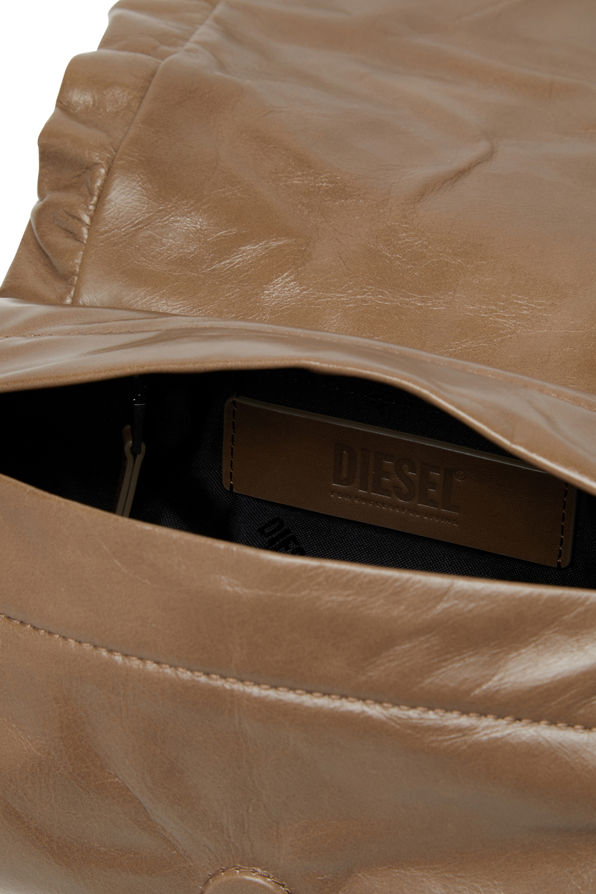 Diesel - SCRUNCH-D SHOULDER S, Woman's Scrunch-D S-Shoulder bag in scrunched leather in Brown - 3