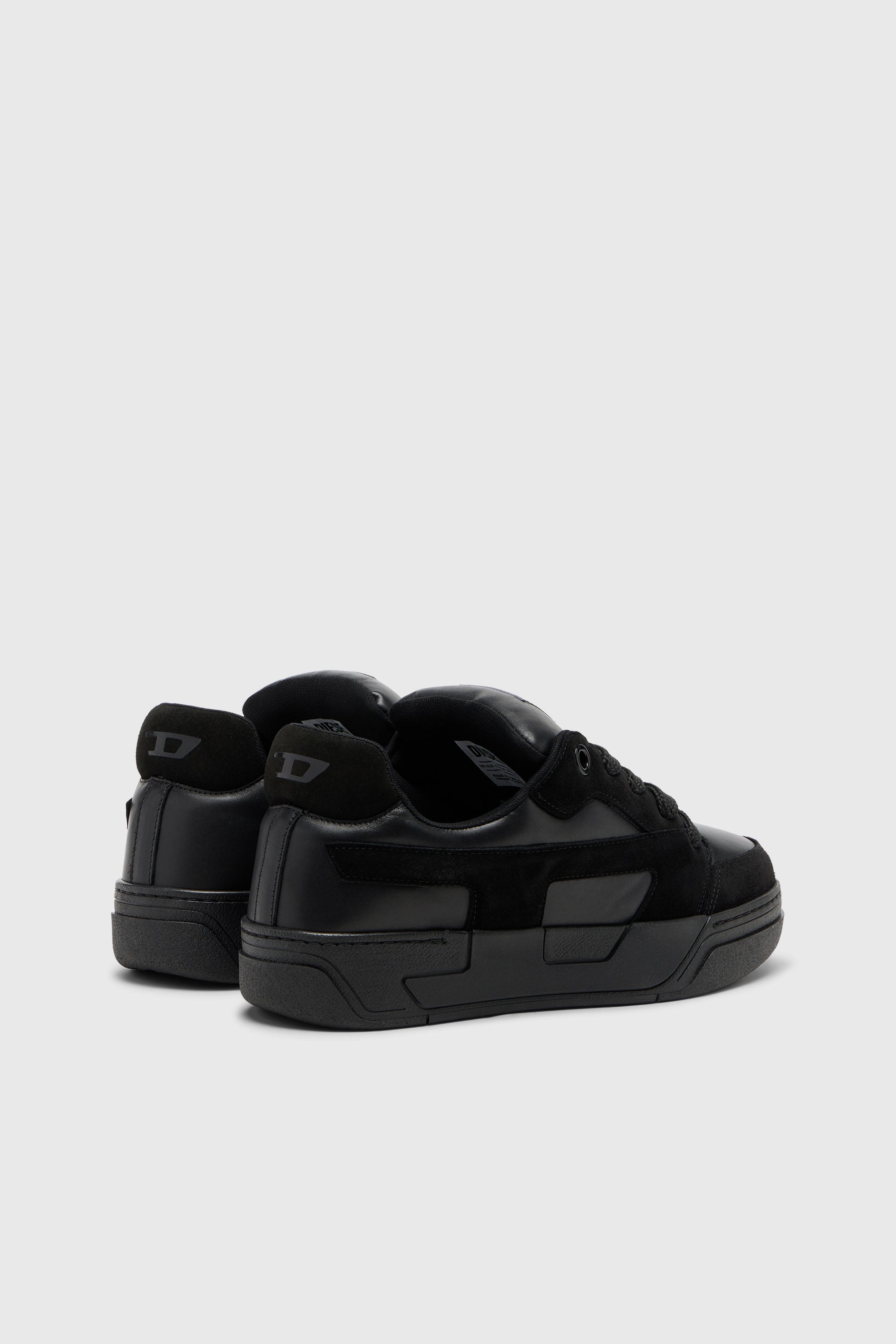 Diesel - S-D-OLLIE LOW, Man's D-Ollie-Monochrome sneakers in suede and leather in Black - 3